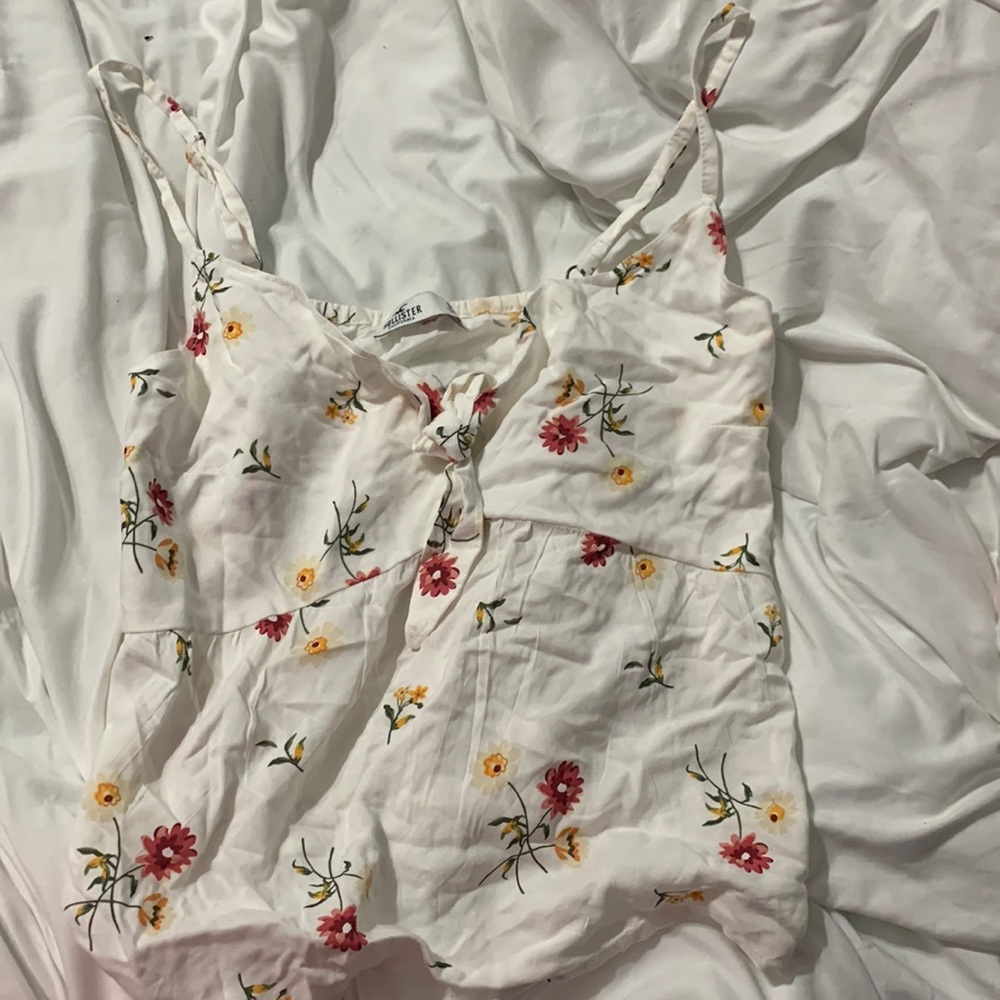 Hollister front tie tank